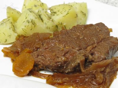 Pulpă de căprioară cu sos de soia la slow cooker