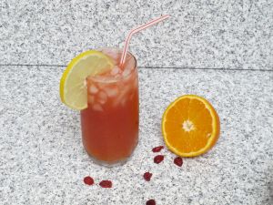 Cocktail de merișoare cu portocale